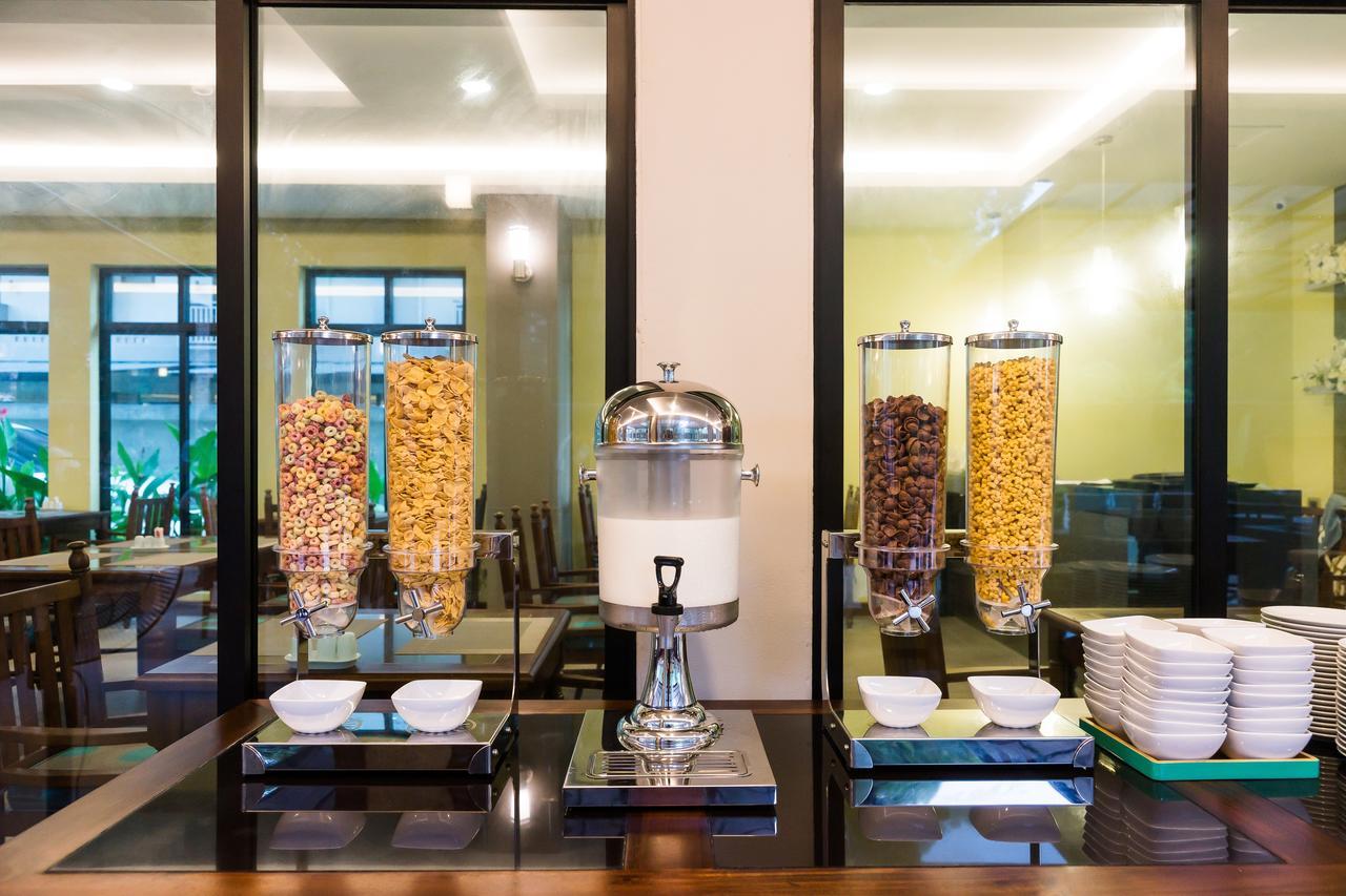 Olive Tree Hotel Pattaya На Джомтиен Екстериор снимка